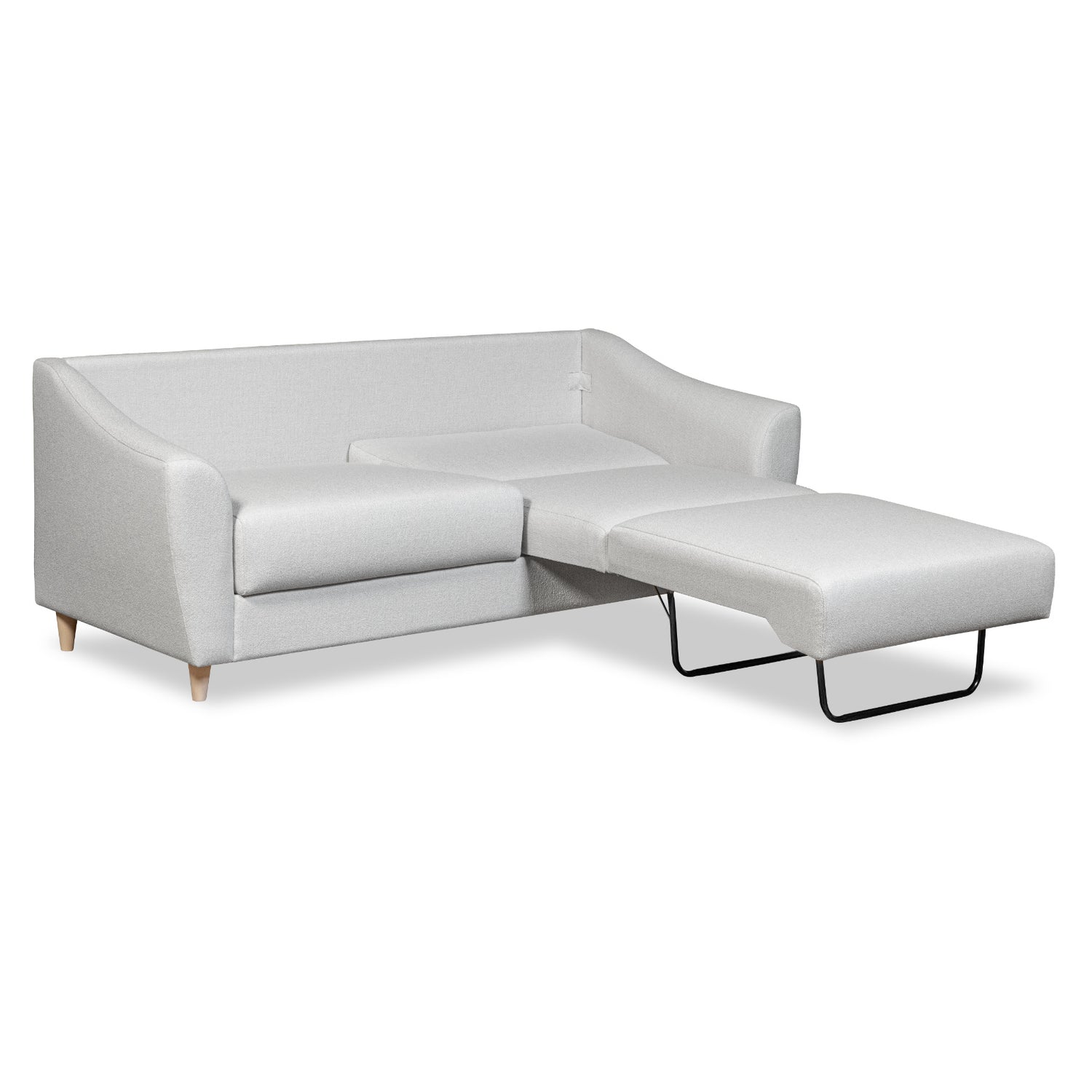 Salla-vuodesohva vaalealla Minco 2-kangasverhoilulla ja luonnonvärisillä puujaloilla.