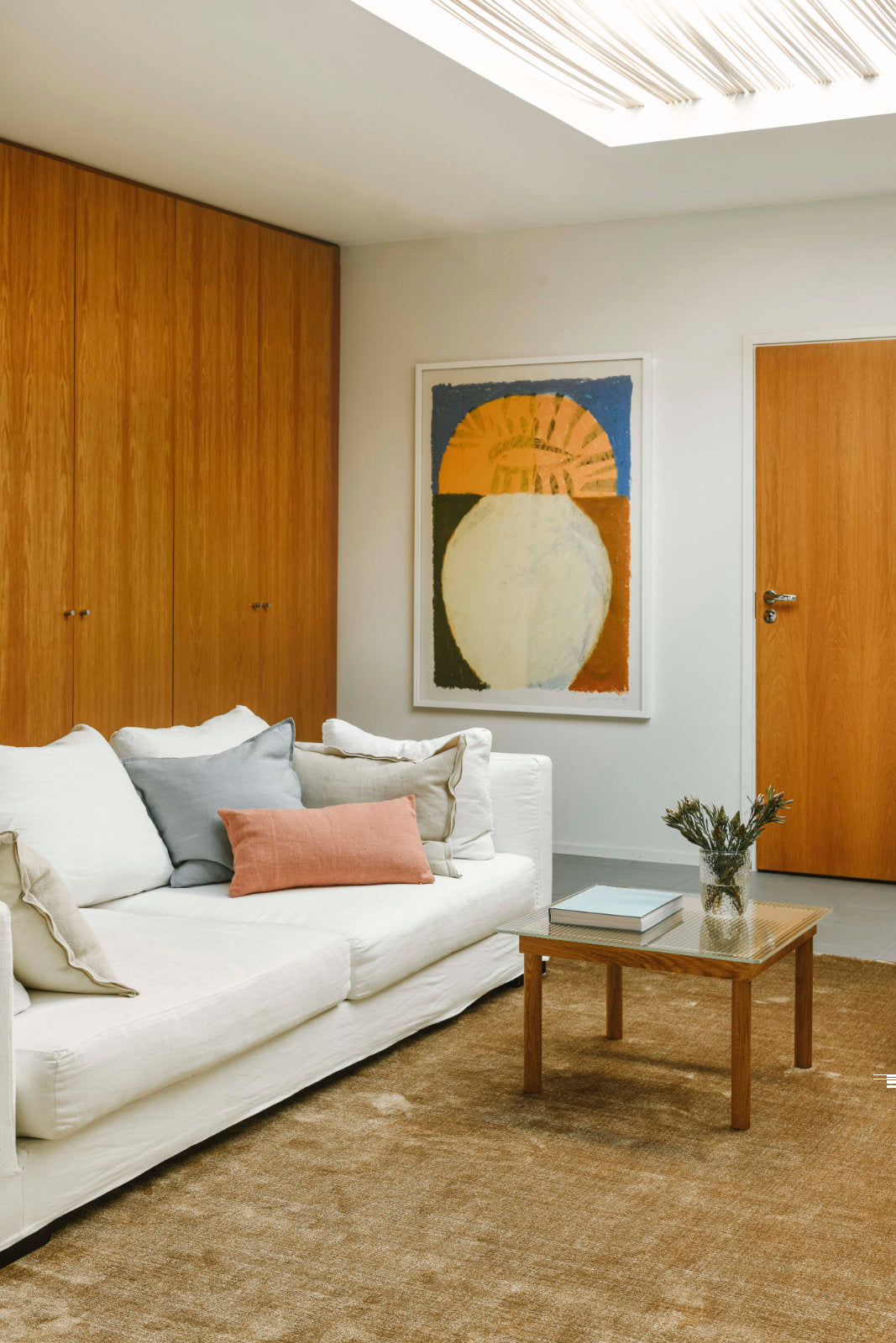 Kuvassa on pehmeä, silkinhieno Sametti-nukkamatto, keltaisena.