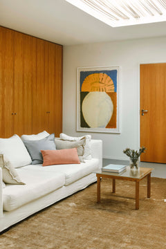 Kuvassa on pehmeä, silkinhieno Sametti-nukkamatto, keltaisena.