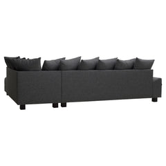 Sara-avokulmasohva oikeanpuoleisella divaanilla ja antrasiitinvärisellä Focus 96 -kangasverhoilulla, sekä mustilla 10 cm korkeilla Pölkky-jaloilla. Sohva on kauttaaltaan viimeistelty huolellisesti, joten se sopii myös keskilattialle.