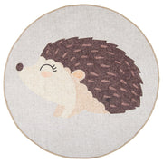 Beigen ja ruskean sävytteisessä Siilinen-lastenmatossa ihastuttaa suloinen siilihahmo.