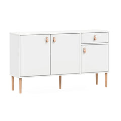 Kokovalkoinen Stemma-senkki tammisilla jaloilla. Kalusteessa on luonnonväriset nahkavetimet.