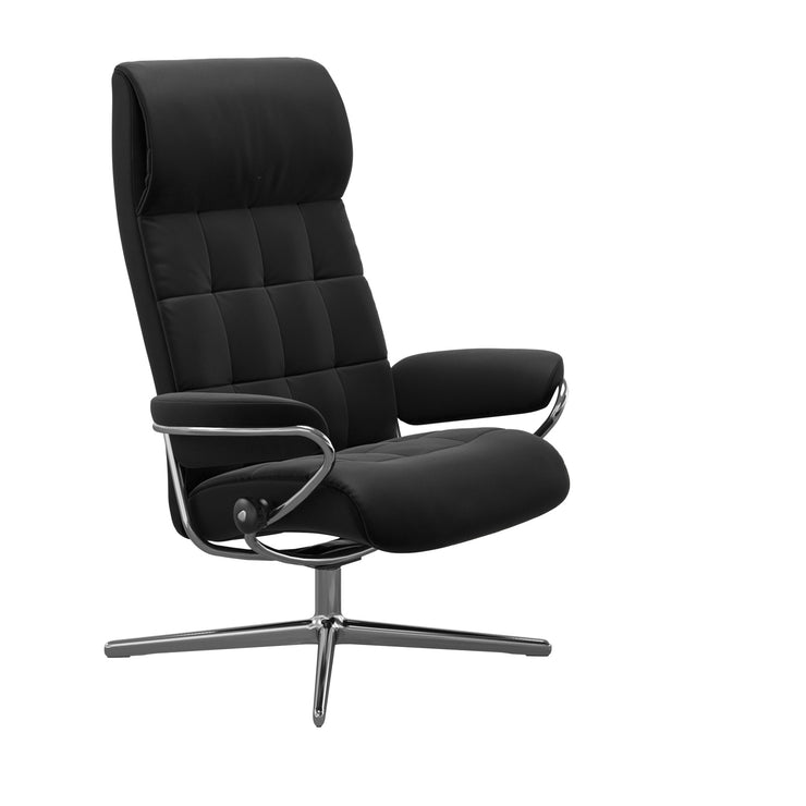 Stressless London, korkeaselkänojainen -lepotuoli mustana: Black 19 Paloma -nahkaverhoilulla ja kiiltävällä Cross-alumiinijalustalla.