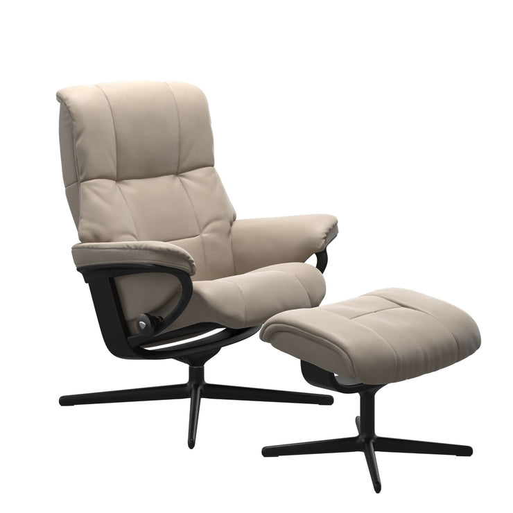 Stressless Mayfair -lepotuoli: Mushroom 45 Paloma -nahkaverhoilulla ja puuosiltaan musta petsattu pyökki mattamustalla Cross-metallijalustalla.