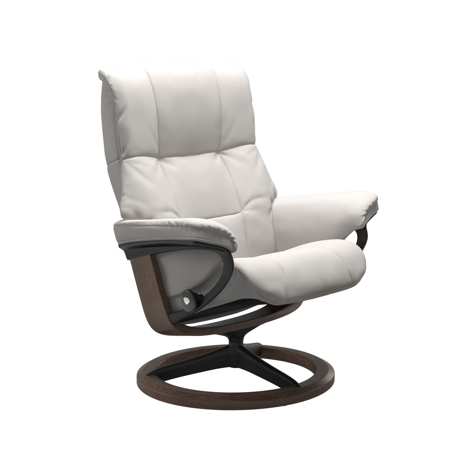 Stressless Mayfair M -lepotuoli valkoisena: Milky White 05 Batick -nahkaverhoilulla ja pähkinä petsattu pyökki/mattamusta metalli -Signature-yhdistelmäjalustalla.