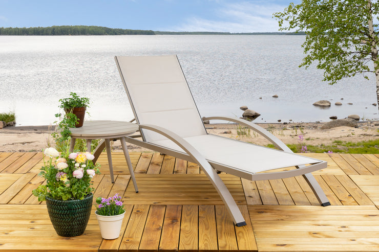 Beige Suvi Textiline -aurinkotuoli. (Suvi-sohvapöytä myydään erikseen)