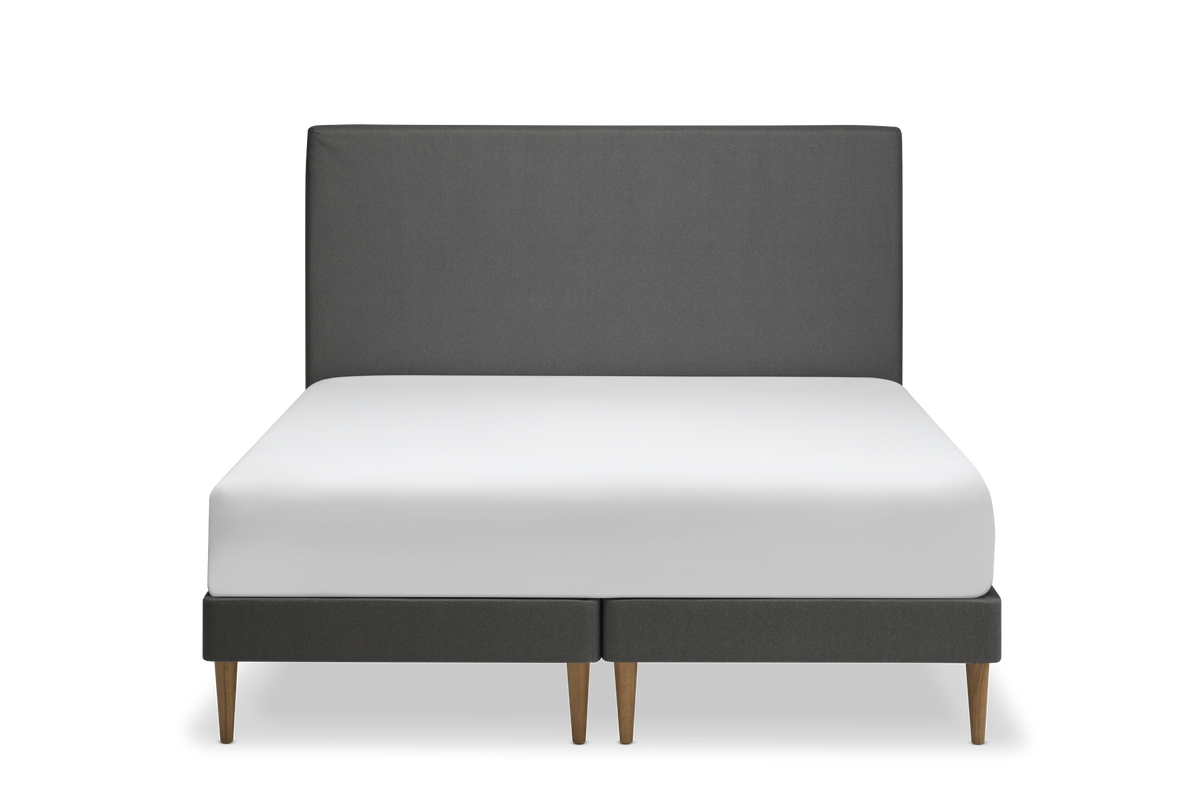 TEMPUR Stay -vuoderunkosänky edestä, hiili Charcoal Grey, koot 140 x 200, 160 x 200 ja 180 x 200 cm.