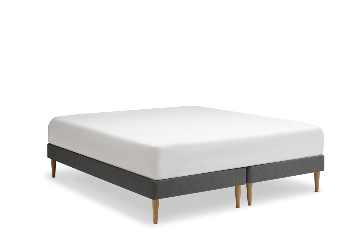 TEMPUR Stay -vuoderunkosänky viistosta, grafiitti Dark Stone, koot 140 x 200, 160 x 200 ja 180 x 200 cm.