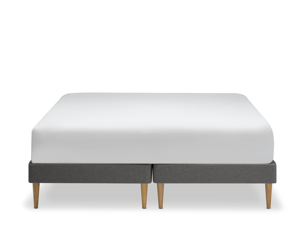 TEMPUR Stay -vuoderunkosänky edestä, grafiitti Dark Stone, koot 140 x 200, 160 x 200 ja 180 x 200 cm.