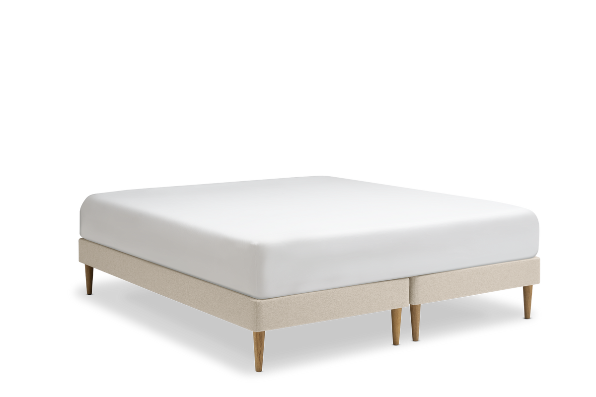 TEMPUR Stay -vuoderunkosänky viistosta, hiekka Sand, koot 140 x 200, 160 x 200 ja 180 x 200 cm.