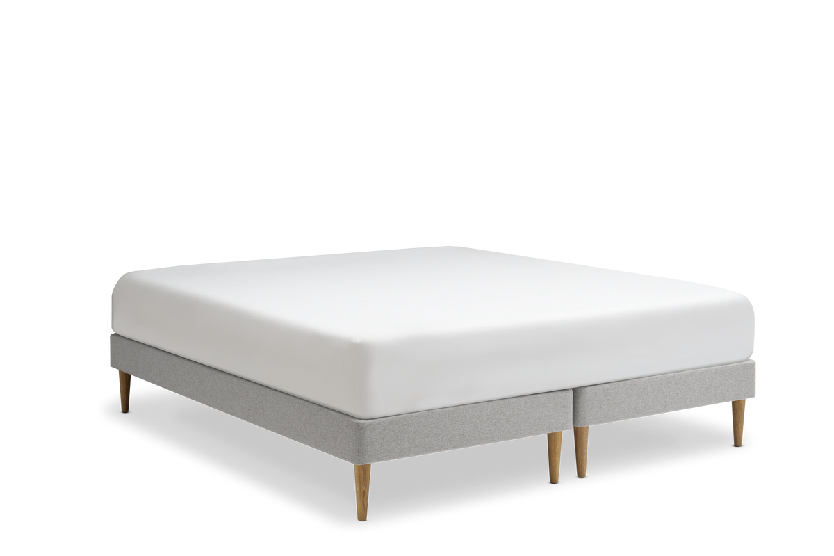TEMPUR Stay -vuoderunkosänky viistosta, harmaa Stone, koot 140 x 200, 160 x 200 ja 180 x 200 cm.