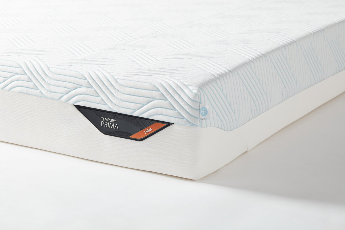 TEMPUR Prima SmartCool 21 cm -patjan Firm-tuntuman tunniste ja SmartCool-päällinen lähikuvassa.
