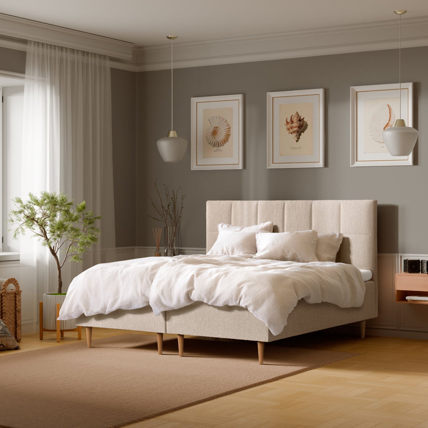 Kuvassa on Tempur Break Box -runkosänkypaketti beigellä verhoilulla ja tammijaloilla. Kuvan Tempur Break Square -sängynpääty ja petivaatteet myydään erikseen.