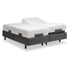 Tempur Boxspring Adjustable -parivuodepaketti grafiitin värisellä Dark Stone -kankaalla verhoiltuna ja TEMPUR PRO Plus CoolQuilt 27 cm patjalla, sekä tummilla vakiojaloilla. Toimitukseen sisältyy jalkopään patjapidikkeet - Sivupidikkeet ovat saatavana erikseen.