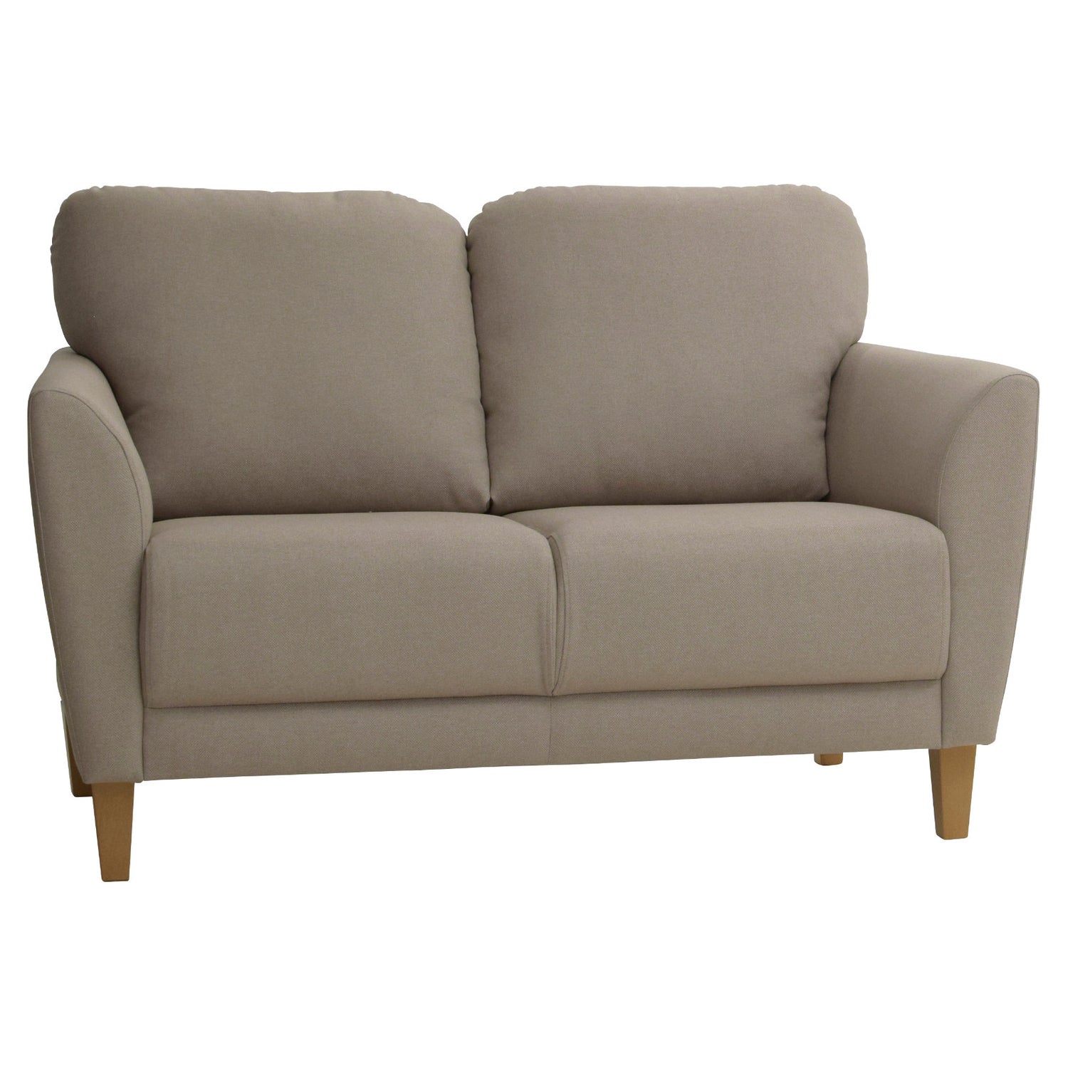 Taru 2-istuttava sohva tumman hiekanvärisellä Barcelona 30 -verhoilukankaalla ja pähkinänvärisillä puujaloilla.