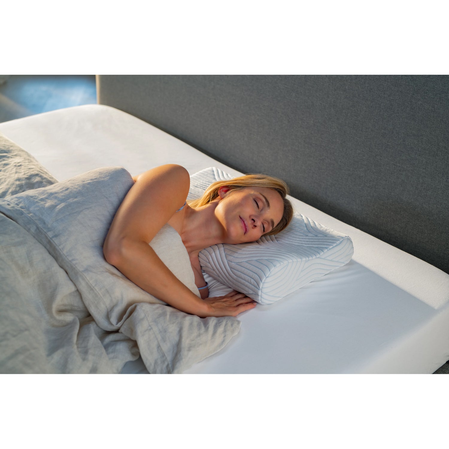 Tempur Original -tyyny on ergonomisesti muotoiltu tukityyny kylkiasennossa nukkuvalle.