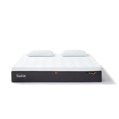 Tempur Pro Luxe 30 Smartcool-patjassa oleva Tempur-materiaali muotoutuu yksilöllisesti kehosi mukaan vähentäen painerasitusta.