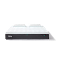 Tempur Pro Luxe 30 Smartcool-patjassa oleva Tempur-materiaali muotoutuu yksilöllisesti kehosi mukaan vähentäen painerasitusta.