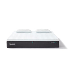 Tempur Pro Luxe 30 Smartcool-patjassa oleva Tempur-materiaali muotoutuu yksilöllisesti kehosi mukaan vähentäen painerasitusta.