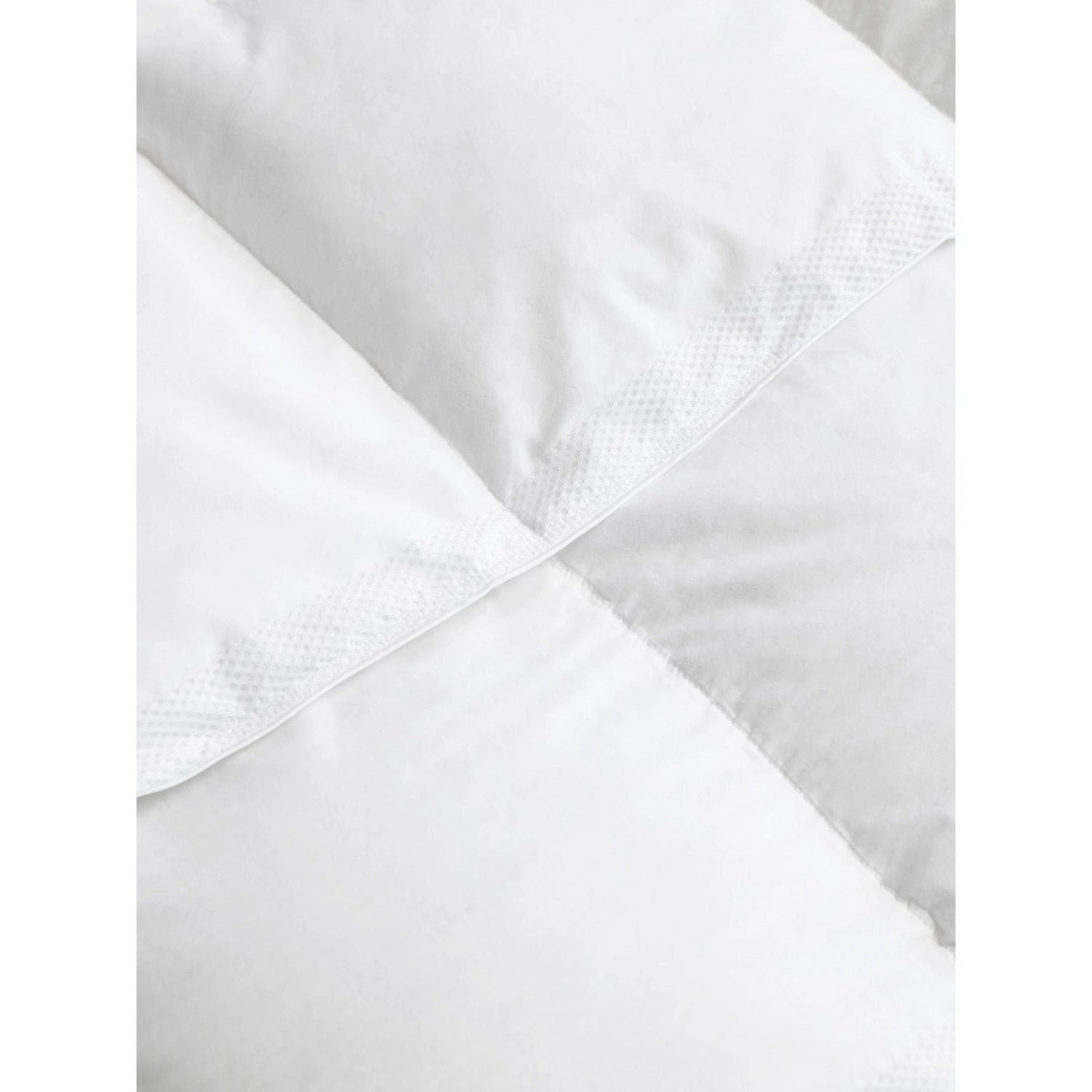 Tempur Luxe Fibre Cooling-peitto on pehmeä, kevyt ja lämpöä säätelevä peitto.
