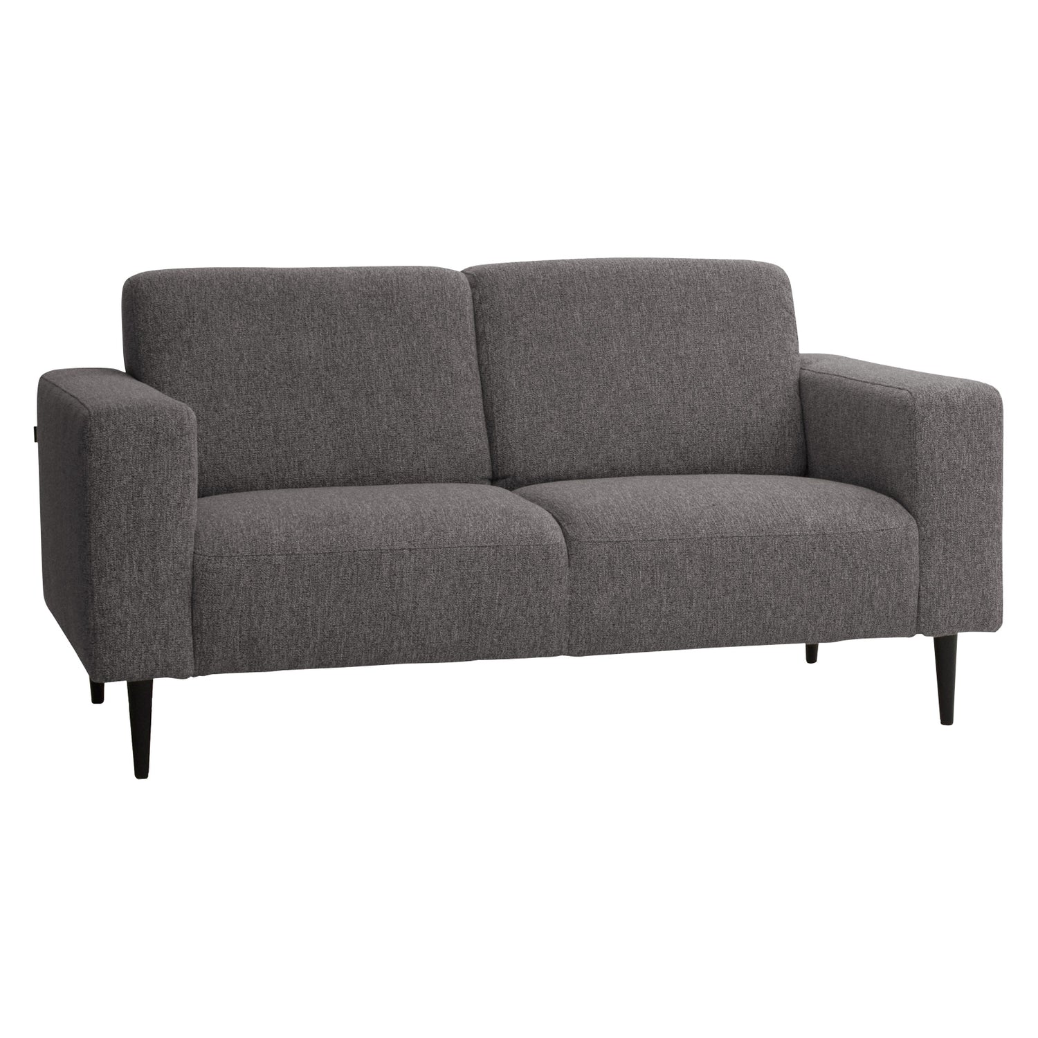 2-istuttava Tessa-sohva rouhealla tummanharmaalla Wish 96 -kankaalla, 20 cm leveillä käsinojilla ja mustilla 18 cm pyöreäkartiopuujaloilla.