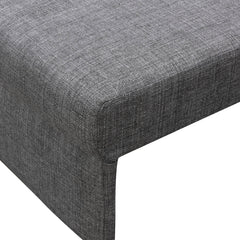 Lähikuvassa Torres-vuodesohvan harmaa Tuuru Basic-kangasverhoilu (JG04, GRI 489). 