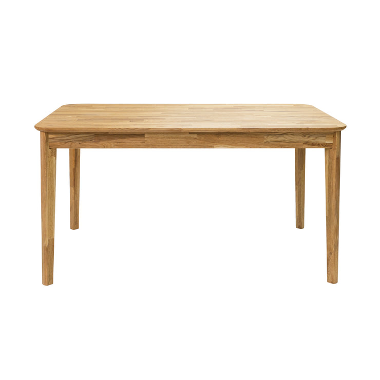 Luonnonvärinen Vera-tammipöytä koossa 140 x 90 cm. Pöydän kannessa on pyöristetyt kulmat.