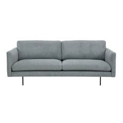 3-istuttava Ystad-sohva harmaalla Pacific 158 -kangasverhoilulla ja mustilla metallisilla jaloilla.