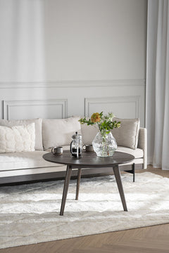 Kuvassa Yumi-sohvapöytä ruskeana.