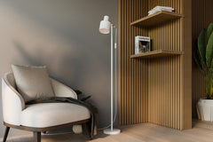 Kuvassa on Cassius lattiavalaisin, beige.