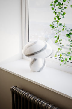 Mira Mushroom pöytävalaisin 30 cm sisustuksessa