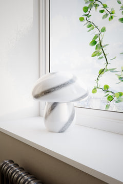 Mira Mushroom pöytävalaisin 30 cm sisustuksessa