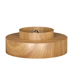 Oak-plafondi puunvärisellä metallirungolla.