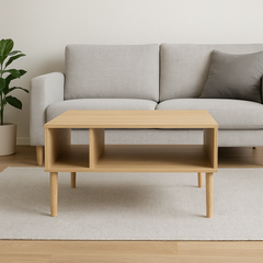 Tammenvärinen Stemma-sohvapöytä luonnonvärisillä tammijaloilla. Stailattu visualisointi.