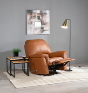 Kuvassa on Ariel-recliner ruskealla Soft Antique 9030 -nahka/keinonahkaverhoilulla ja mekanismin kahvalaukaisulla. Kuvassa mekanismi on avattuna.