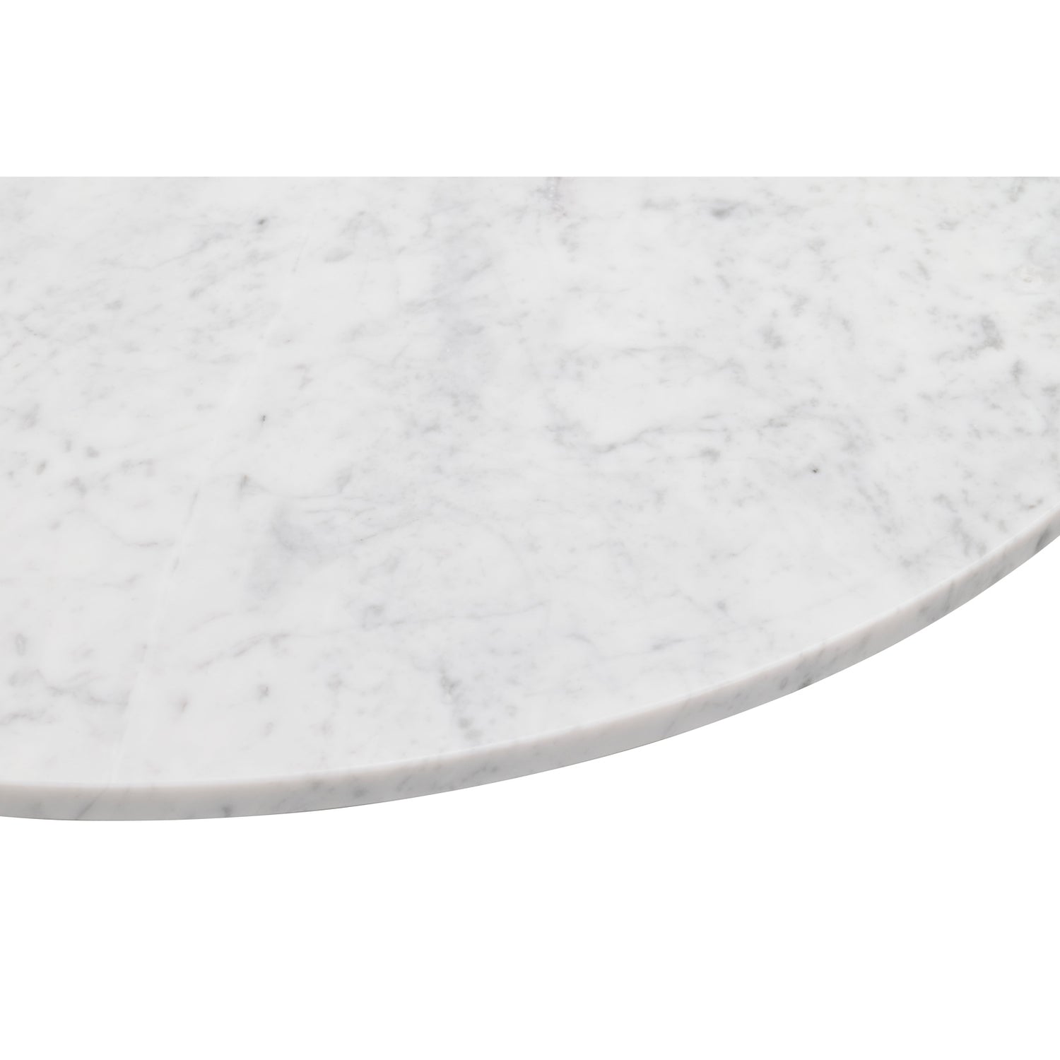 Lähikuvassa valkokantisen Brooksville-sohvapöydän aito marmorilevy luonnollisesti vaihtelevalla pintakuviolla.