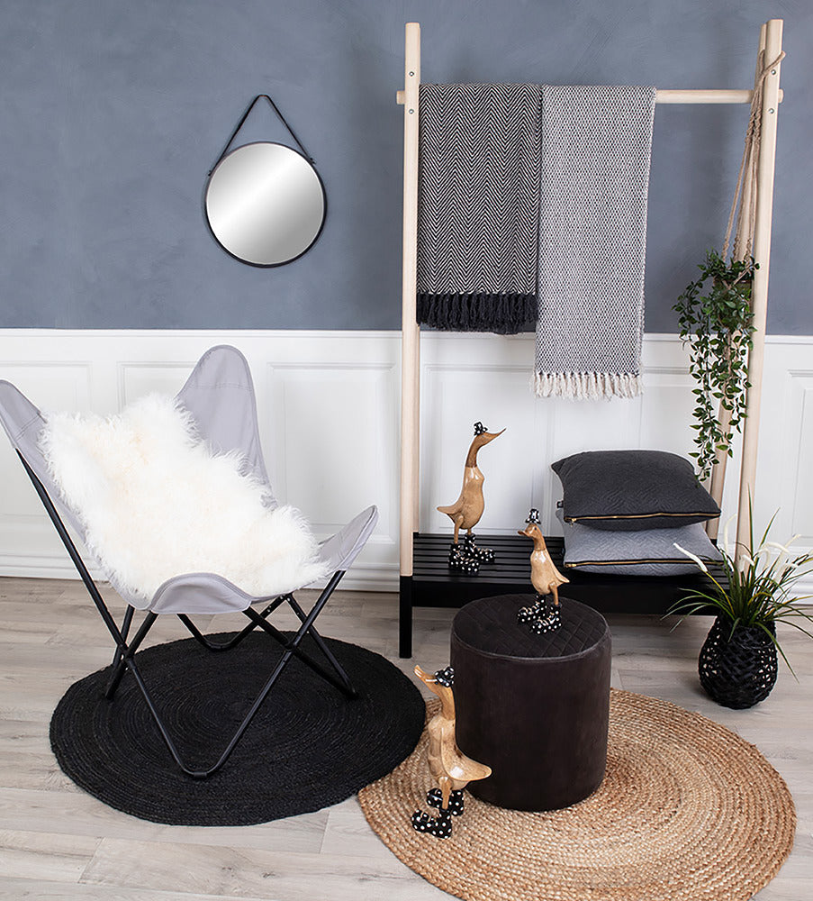 Casa-peili sopii moneen eri tilaan kodissa.