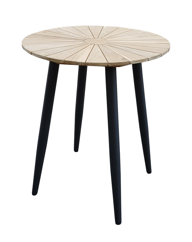 Como-sohvapöytä luonnonvärisellä tiikkipuukannella ja mustilla alumiinijaloilla. Pöydän halkaisija on 60 cm.