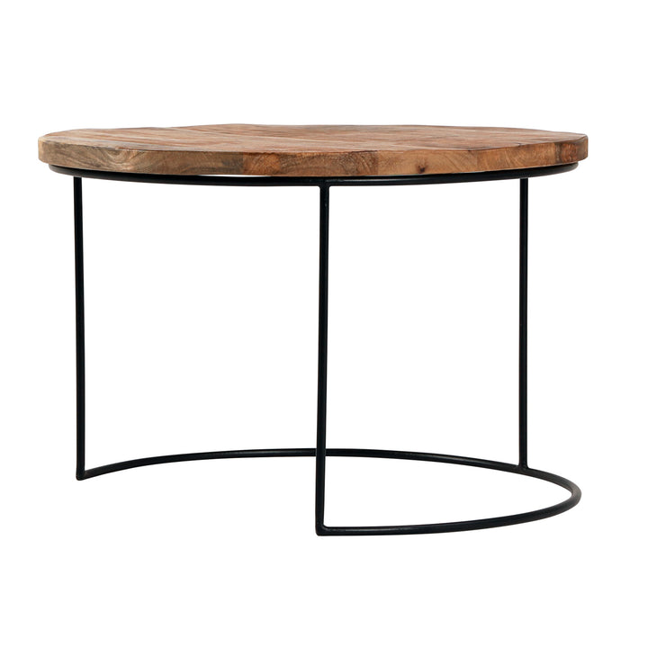 Kuvassa on ison Deco-sarjapöydän kahdesta pöydästä isompi pöytä, joka on halkaisijaltaan 70 cm. Pöydässä on mangopuinen kansilevy ja musta metallirunko.