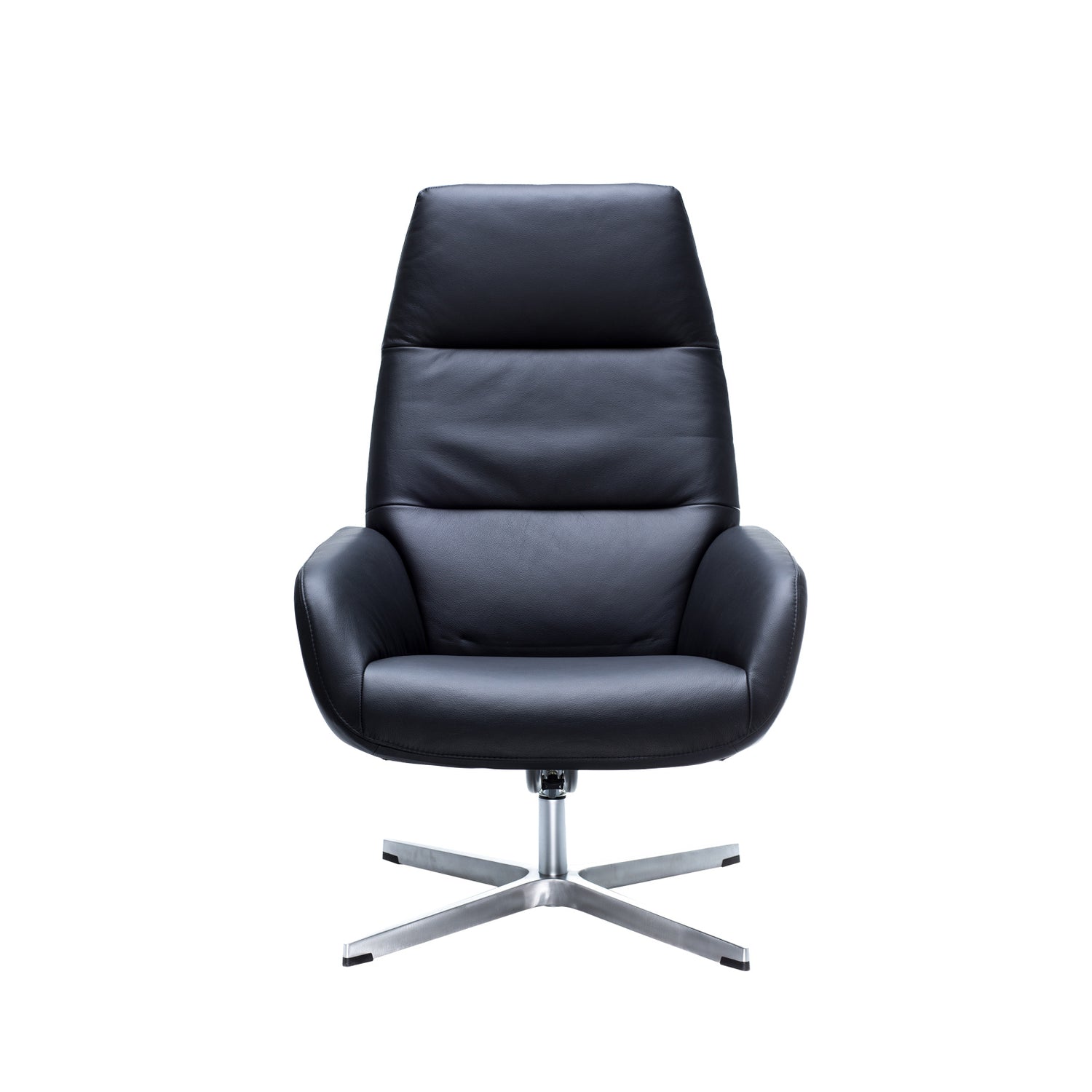 Kebe Ergo -nojatuoli mustalla Balder-nahkaverhoilulla ja kromin värisellä Vision Crome -jalalla.