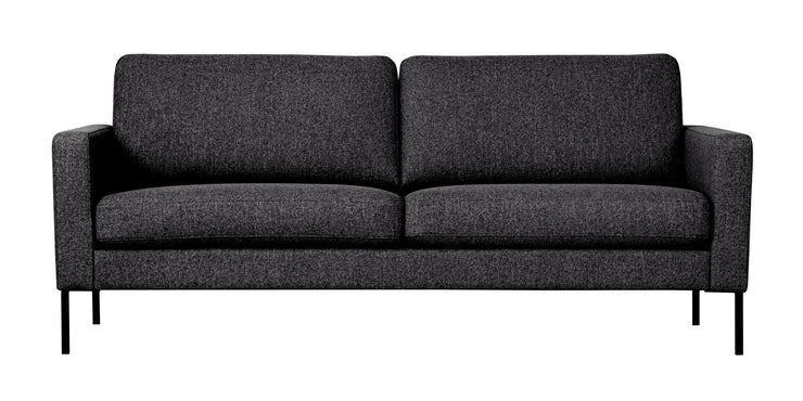 3 hengen Erin-sohva tummanharmaalla Degas 92 -kangasverhoilulla ja mustilla metallijaloilla.