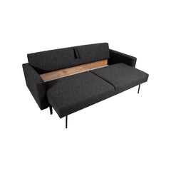 Erin-vuodesohva tummanharmaalla Degas 92 -kangasverhoilulla ja wengen värisillä tammijaloilla. Kuvassa näkyy istuintyynyjen alta avautuva sohvan vuodevaatelaatikko.