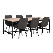 Kuvassa on ruokailuryhmän pöytänä Everett-ruokapöytä valkotammikannella ja ohuilla metallijaloilla. Ruokapöydän tuoleina on erikseen myytävät kokomustat verhoillut Alison-tuolit metallijaloilla.
