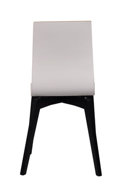 Gracy-tuoli valkoisella istuinosalla ja mustilla jaloilla.