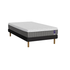 Musta Heaven By Unico Fusion -runkopatjapaketti 120 x 200 cm. Pakettiin kuuluu tukeva Suomessa valmistettu Lounge-vuoderunko, 120 x 200 cm Fusion Nano Cool™ memory foam patja sekä pyöreät tammen väriset jalat.
