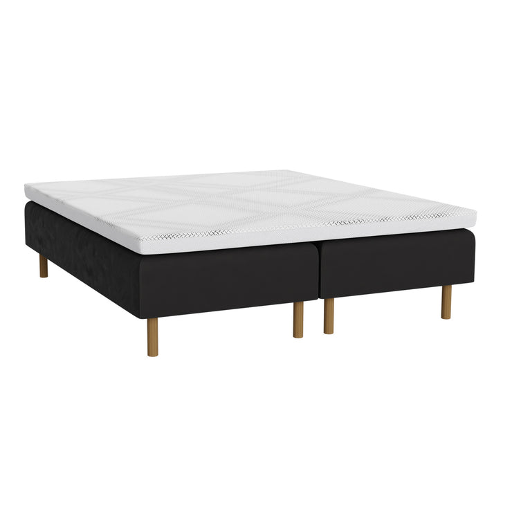 Heaven By Unico Revive -runkopatjapaketti 160 x 200 cm. Pakettiin kuuluu 2 kpl kotimaisesta Kerto®-puusta valmistettua 80 cm Revive-vuoderunkoa, yhtenäinen 160 cm Revive -memory foam sijauspatja sekä 23 cm korkeat pyöreät tammenväriset puujalat.