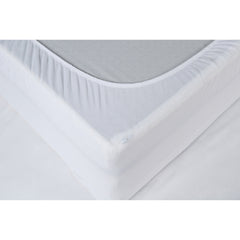 100 % puuvillasta valmistettu lakana kestää hyvin arjen kulutusta ja sen on pestävissä 90°C asteessa.