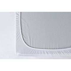 Muotoon ommellun joustolakanan ohut lanka ja tiheäsilmukkainen neulos tekee lakanasta erityisen joustavan, sekä miellyttävän tuntuisen nukkua.