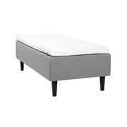 Harmaa Hilding Feel -runkopatja 80 x 200 cm hiilenmustilla 23 cm Royal -tammijaloilla ja Hybrix Air Coolmax -sijauspatjalla.