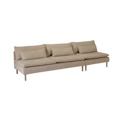 Idyll 4 hengen moduulisohvakokoonpanossa on 3-istuttava keskiosa split-tyynyillä + 1-istuttava keskiosa. Verhoilukankaana on beige Capri 02 ja öljytyt tammijalat ovat luonnonväriset.
